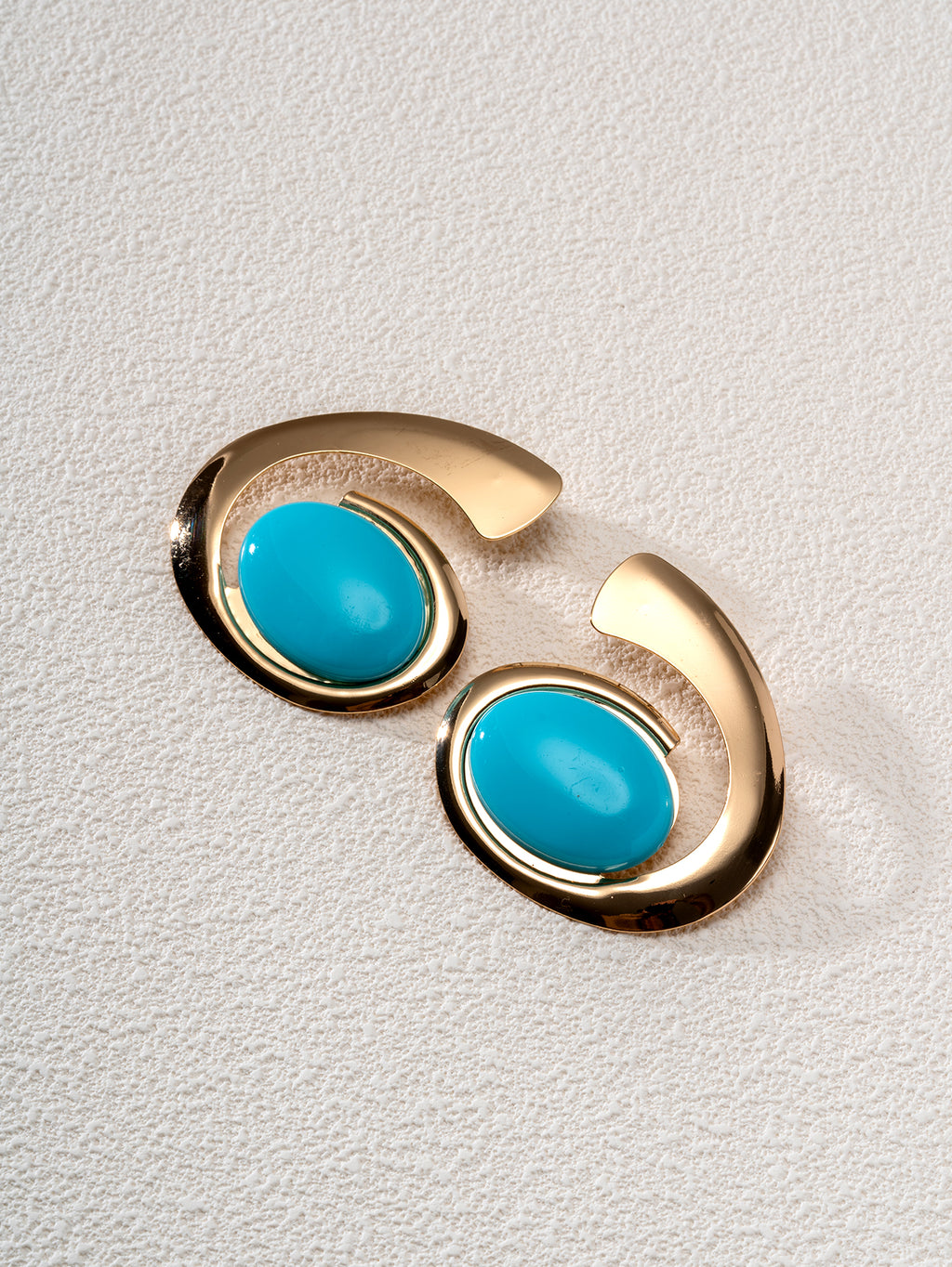 1 pair of elegant oversized exaggerated geometric asymmetrical circular earrings, inlaid with imitation turquoise resin, women's spiral earrings, suitable for seasonal gatherings and festivals, women's imitation turquoise jewelry, women's Western jewelry