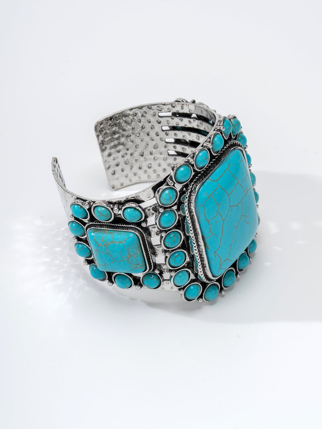 1PC Women's Western Cowboy Style Storm Simia Bracelet, tribal style suitable for pairing with various casual clothing, imitation turquoise oversized wide face cuff bracelet, western jewelry for women，chunky bracelets
